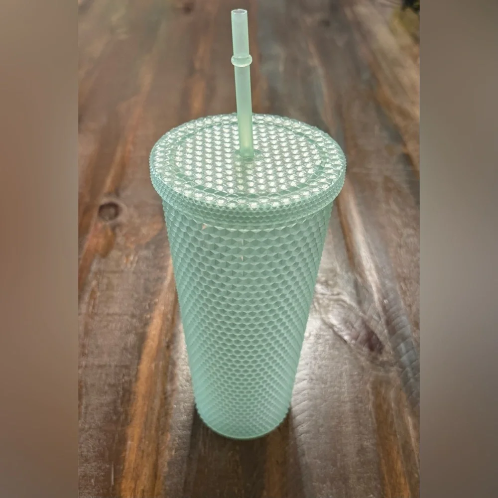 Ⓜ️Acrylic Glow in the Dark Tumbler‎